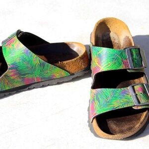 EUC Birkenstock x Papillo Arizona Sandals in Tropical Palm Leaf Print - EU 37